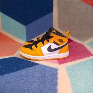Nike Air Jordan 1 Mid‎ Toddler 'Reverse Yellow Toe' -  Toddler US 8